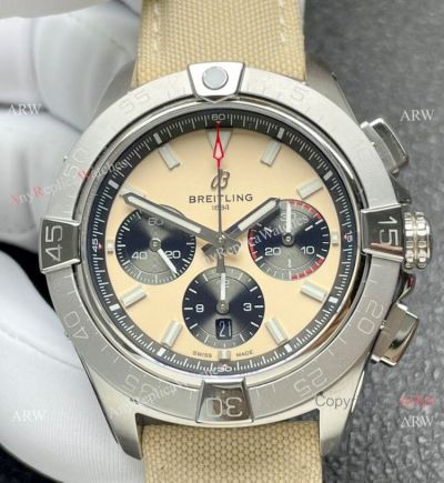 New! AAA Swiss Copy Breitling Avenger Chronograph 44 mm Milk Yellow Leather Strap Watches